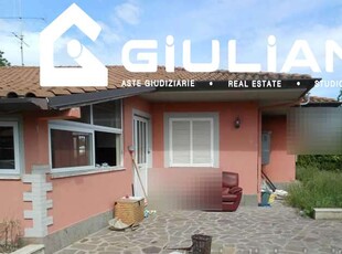 Villa in vendita Latina