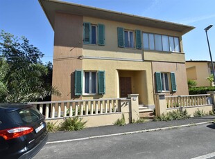 Villa in Via Mascagni in zona Rosignano Solvay a Rosignano Marittimo