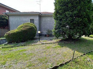 Villa in Viale Lombardia 7 a Origgio