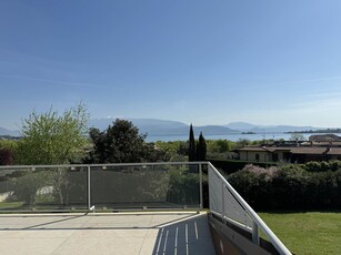 Villa in zona Pieve a Manerba del Garda