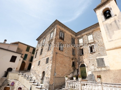 Casa in vendita 12 Stanze da letto a Fontana Liri