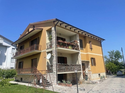 Villa in vendita 6 Stanze da letto a Spoleto