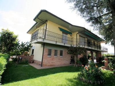 villa indipendente in vendita a Paganico