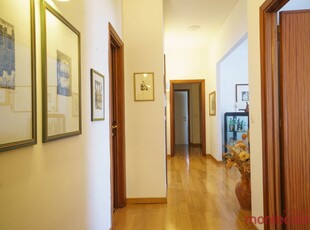 Appartamento a Montecatini-Terme, 5 locali, 2 bagni, 141 m², 2° piano