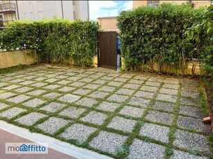 Appartamento arredato con terrazzo Centro