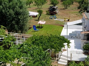 Appartamento con piscina, giardino e barbecue