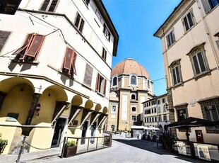 Prestigioso appartamento di 140 m² in affitto Borgo San Lorenzo, 22, Firenze, Toscana