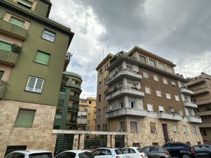 Appartamento in Lungotevere Flaminio, Roma, 5 locali, 1 bagno, 115 m²