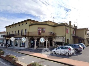 Appartamento in Vendita in Via Brescia 9 a Sirmione