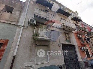 Appartamento in Vendita in Via delle Calcare 33 a Catania