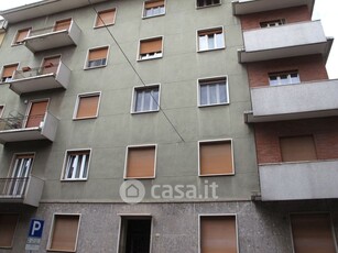 Appartamento in Vendita in Via Giosuè Carducci 4 a Novara