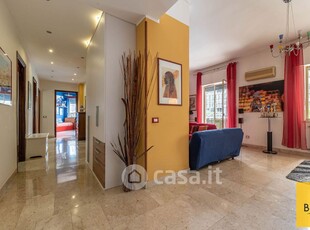 Appartamento in Vendita in Via Marchese di Villabianca 114 a Palermo