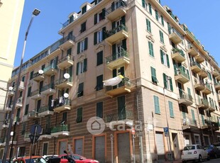 Appartamento in Vendita in Via Milano a Savona