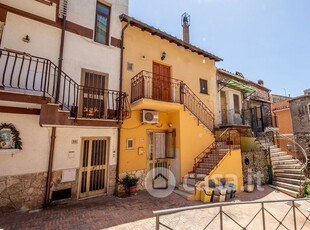 Appartamento in Vendita in Via Monte Patulo 12 a Sant'Angelo Romano