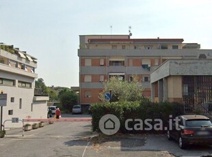 Appartamento in Vendita in Viale XX Settembre 298 -296 a Carrara