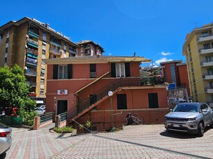 Appartamento in Via Bologna, Genova, 5 locali, 1 bagno, 68 m²