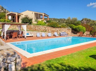 Appartamento Villa delle Aie Seminterrato con Wi-Fi, A/C, Piscina