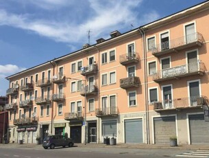 Bilocale in Via Emilia 46, San Donato Milanese, 1 bagno, 46 m²