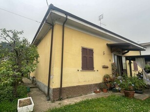 Casa Bi - Trifamiliare in Vendita a Carrara Via Fossone Basso, 6