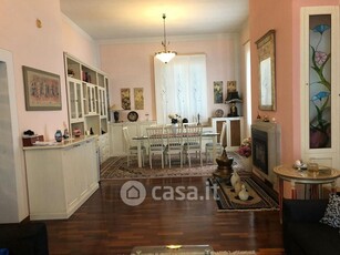 Casa Bi/Trifamiliare in Vendita in a Cascina