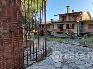 Casa Bi/Trifamiliare in Vendita in Via del Chianti 36 a Terricciola