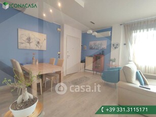 Casa Bi/Trifamiliare in Vendita in Via Levante a Città Sant'Angelo