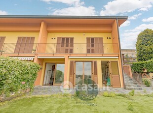 Casa Bi/Trifamiliare in Vendita in Via per Como 46 a Brunate