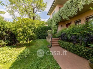 Casa Bi/Trifamiliare in Vendita in Viale Luigi Cadorna a Lucca