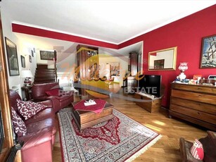 Casa Bifamiliare in Vendita ad Siracusa - 295000 Euro