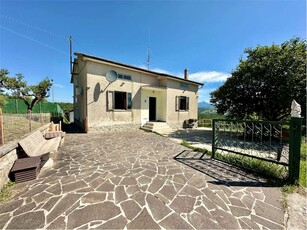 Casa indipendente in Località Carbonesca, Gubbio, 7 locali, 1 bagno