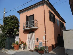 Casa indipendente in Vendita in a Castel San Giovanni