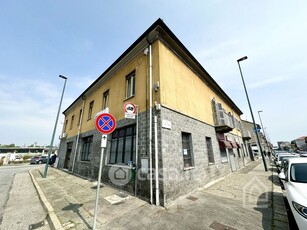 Casa indipendente in Vendita in Strada di Settimo 75 a Torino