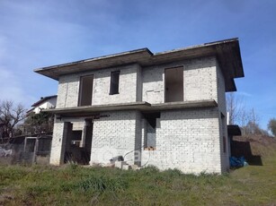 Casa indipendente in Vendita in Via Colle a Frosinone