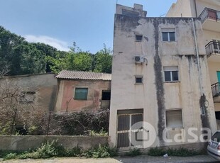 Casa indipendente in Vendita in Via EREMO a Reggio Calabria