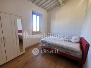 Casa indipendente in Vendita in Via per Iolo a Prato