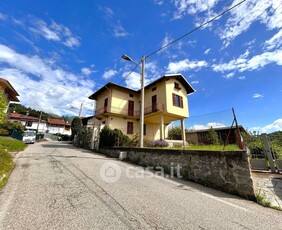 Casa indipendente in Vendita in Via Santuario d'Oropa 260 a Biella
