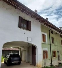 Casa indipendente in Via dei Castelli, Pozzuolo del Friuli, 8 locali