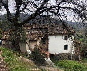 Casa indipendente in Via della Smotta, Montecatini-Terme, 6 locali