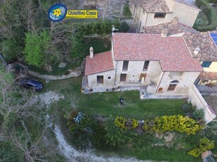 Casa semindipendente in Contrada caselle, Teramo, 7 locali, 2 bagni