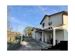 Casa semindipendente in VIA ESTE, Masi, 1 bagno, 121 m², buono stato