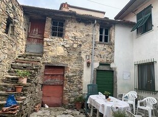 Casa situata a Corsano (Lunigiana) (MS)