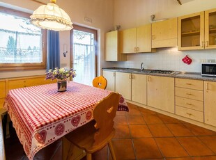 Chalet in Trentino Con Piscne All'interno Di Camping Villaggio