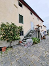 Colonica in Via Vecchia Pesciatina a Capannori