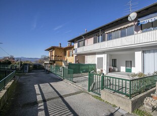 Cozy Villa with Terrace near Lago di Monate