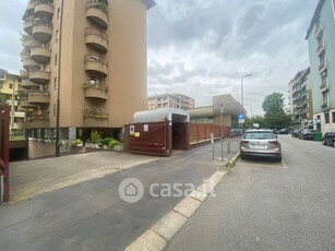 Garage/Posto auto in Vendita in Via Candoglia 2 a Milano