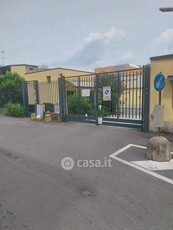 Garage/Posto auto in Vendita in Via Capri 11 /3 a Milano