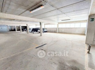 Garage/Posto auto in Vendita in Via per Motta a Campodolcino
