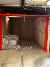 Garage/Posto auto in Vendita in Via Tagliamento 13 a Vedano al Lambro