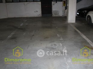 Garage/Posto auto in Vendita in Viale Montegrappa 278 E a Prato