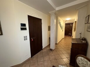 Mansarda a Piacenza, 4 locali, 1 bagno, 144 m², 8° piano, ascensore